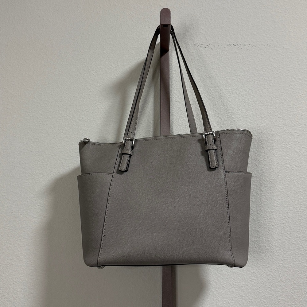 Michael Kors Jet Set Charlotte Saffiano Leather Zip-Top Tote in Grey - Picture 6 of 16